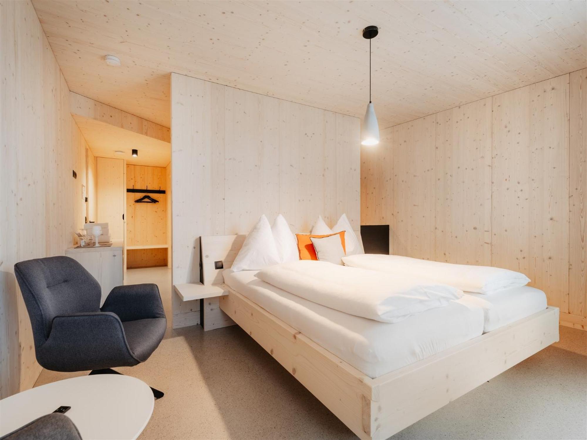 B&B Hotel Zimmerei Mit Fruehstueck Лунц ам Зее Екстериор снимка