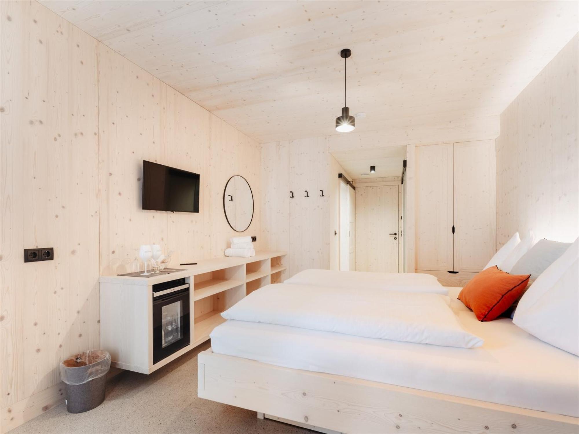 B&B Hotel Zimmerei Mit Fruehstueck Лунц ам Зее Екстериор снимка