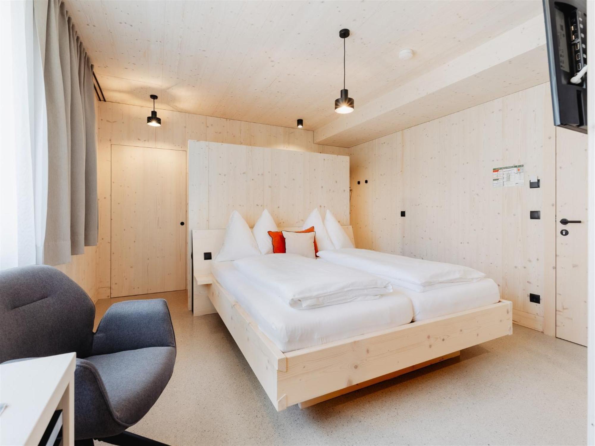 B&B Hotel Zimmerei Mit Fruehstueck Лунц ам Зее Екстериор снимка