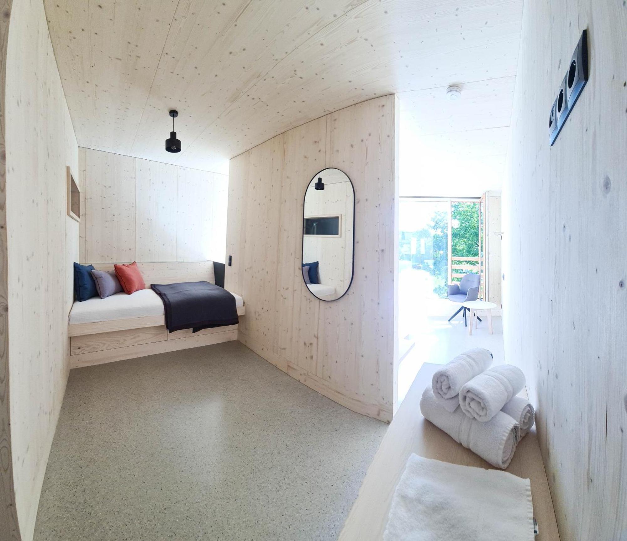 B&B Hotel Zimmerei Mit Fruehstueck Лунц ам Зее Екстериор снимка